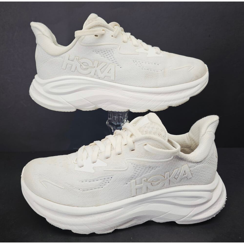 Hoka Women 5.5 Comfy footwear